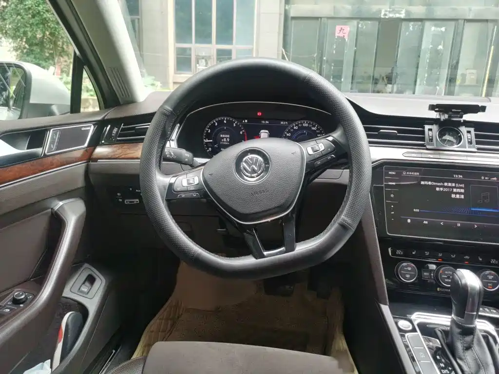 Фото 3 - Volkswagen Magotan