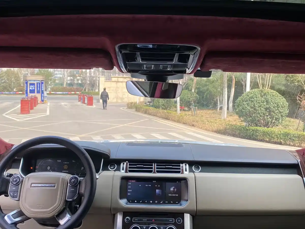 LAND ROVER RANGE ROVER