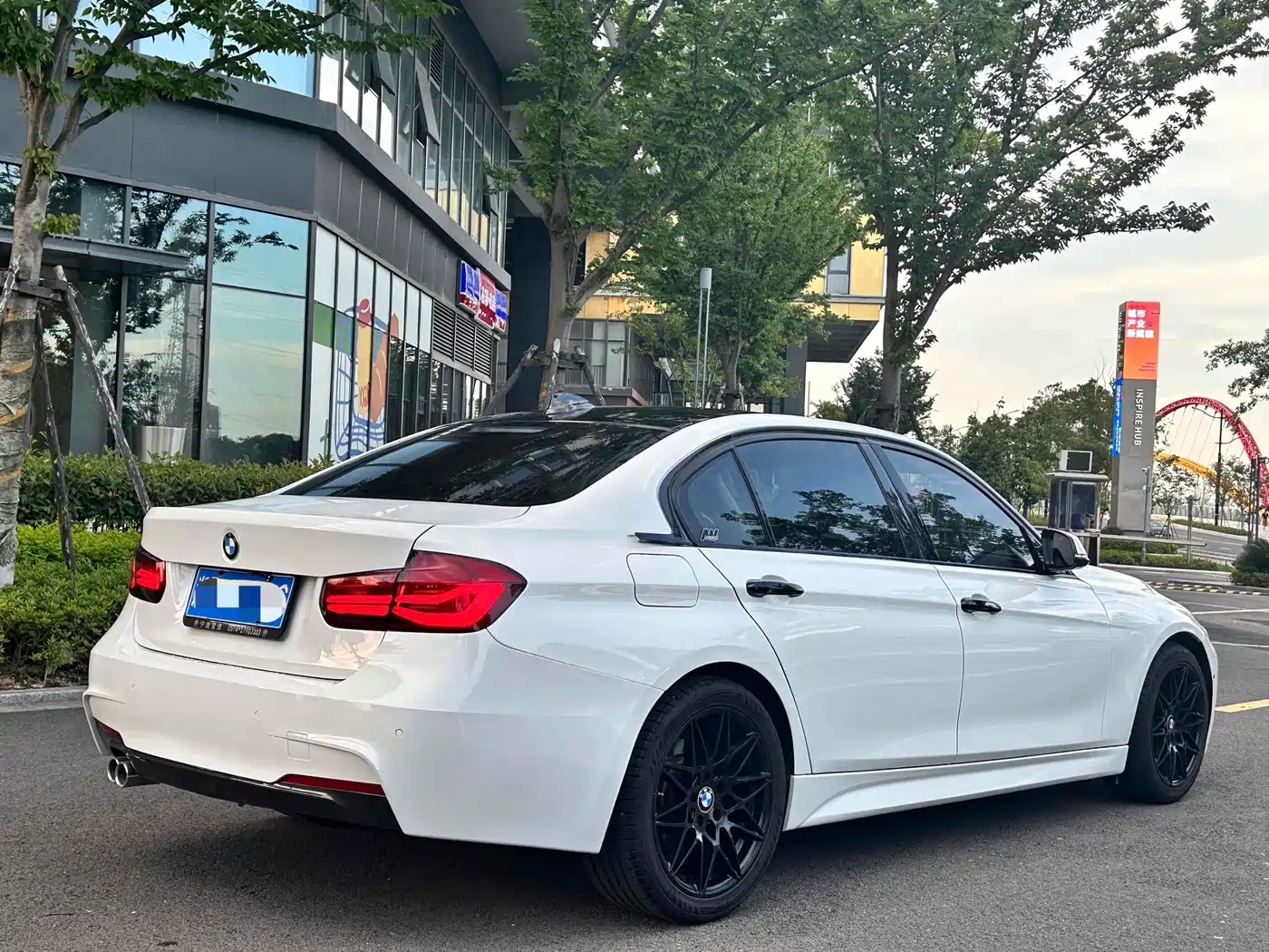 BMW 3 Series 2019 320Li M Sport Package фото 10