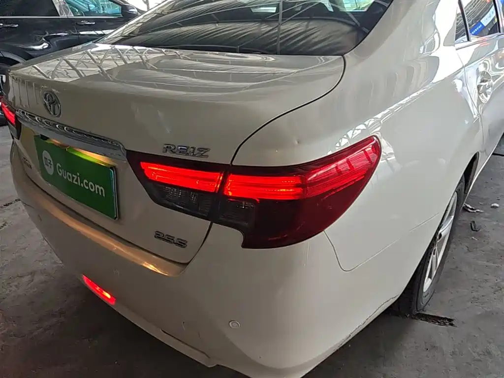 Toyota Reiz 2013 2.5S Elite Edition фото 8