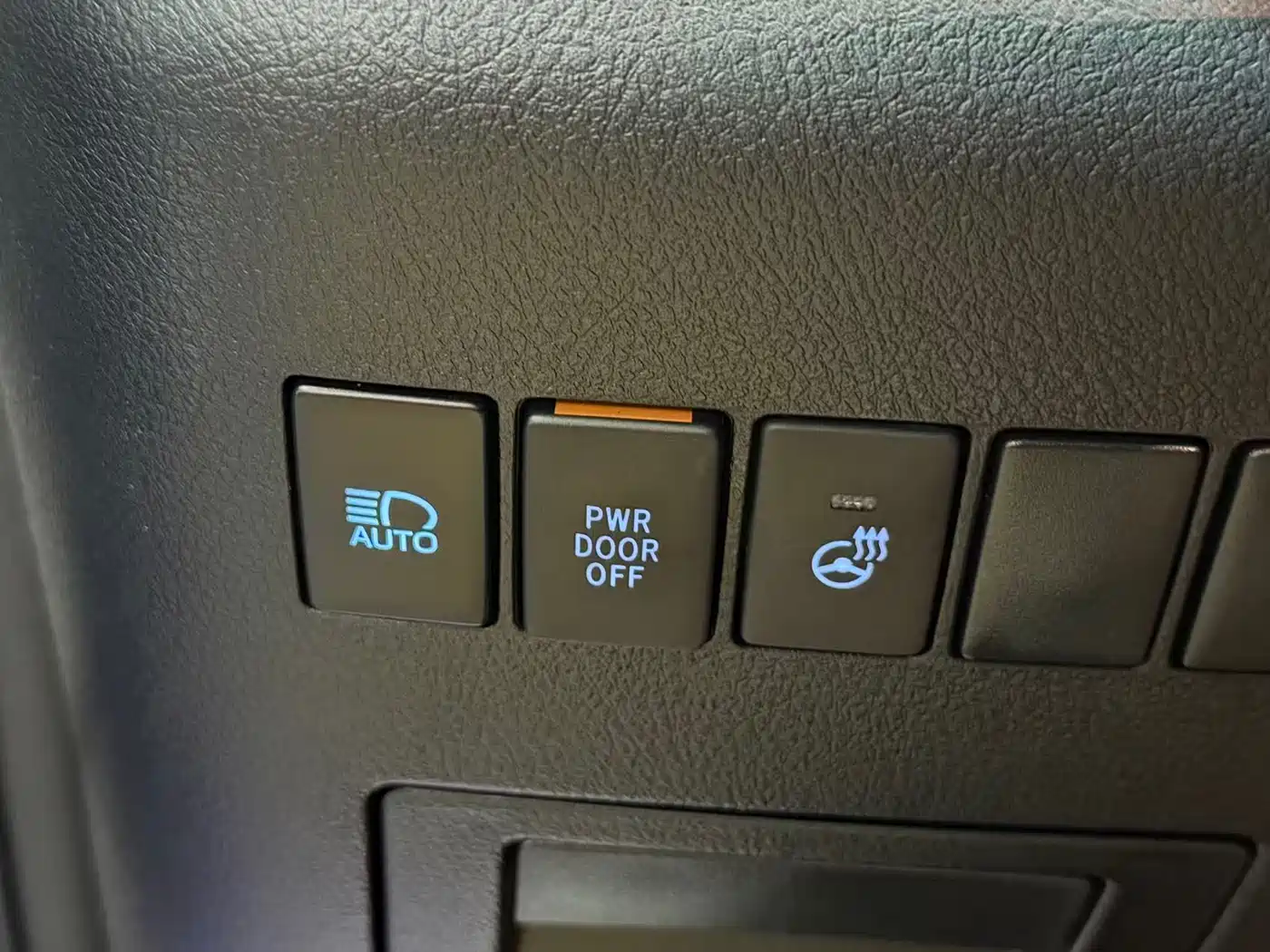 Toyota Alphard 2021 Hybrid 2.5L Luxury фото 15