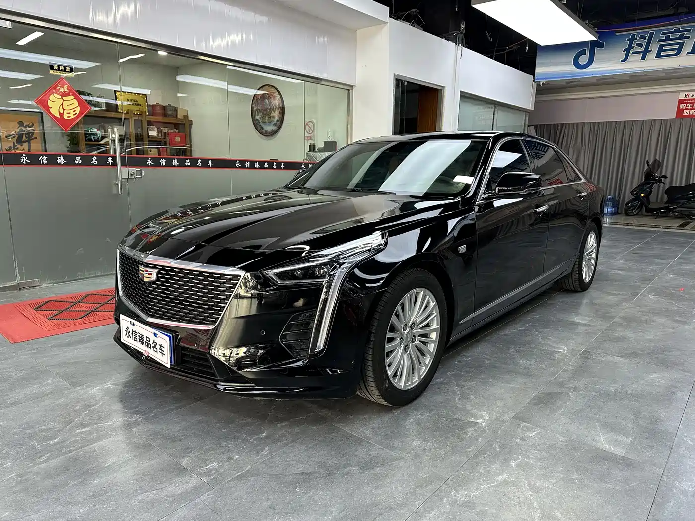 CADILLAC CT6