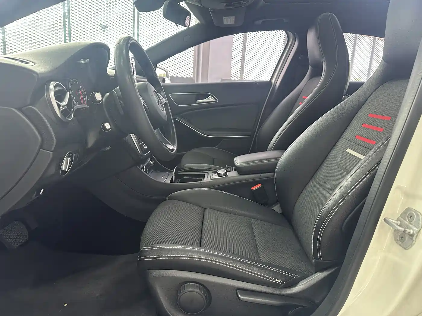 Mercedes-Benz A-Class (Import) 2016 A 180 фото 4