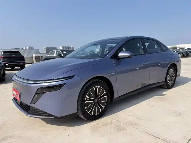  Nissan Nissan N6 2025 Mid Configuration