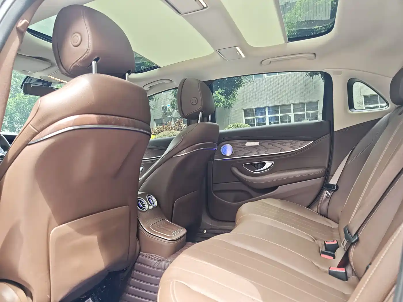 Mercedes-Benz E-Class 2023 E 300 L Fashion фото 14