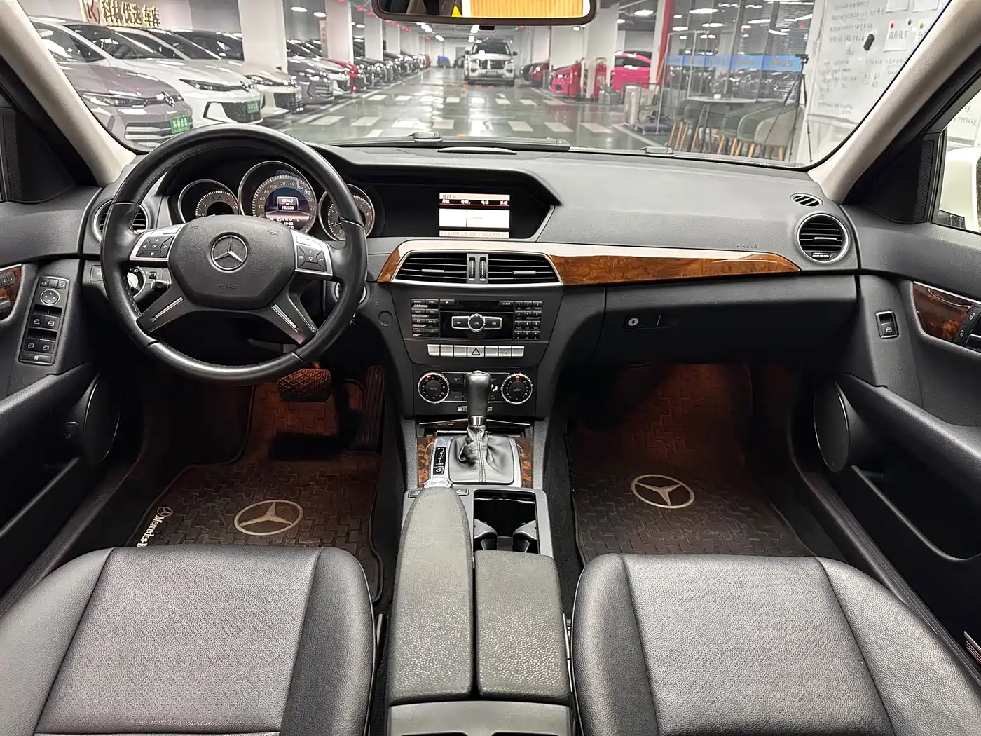 Mercedes-Benz C-Class 2013 C 260 Elegance Grand Edition фото 12