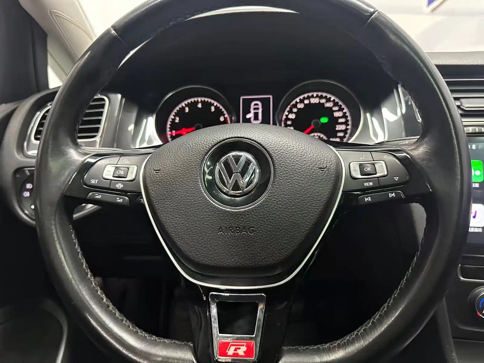 Фото 9 - Volkswagen Golf