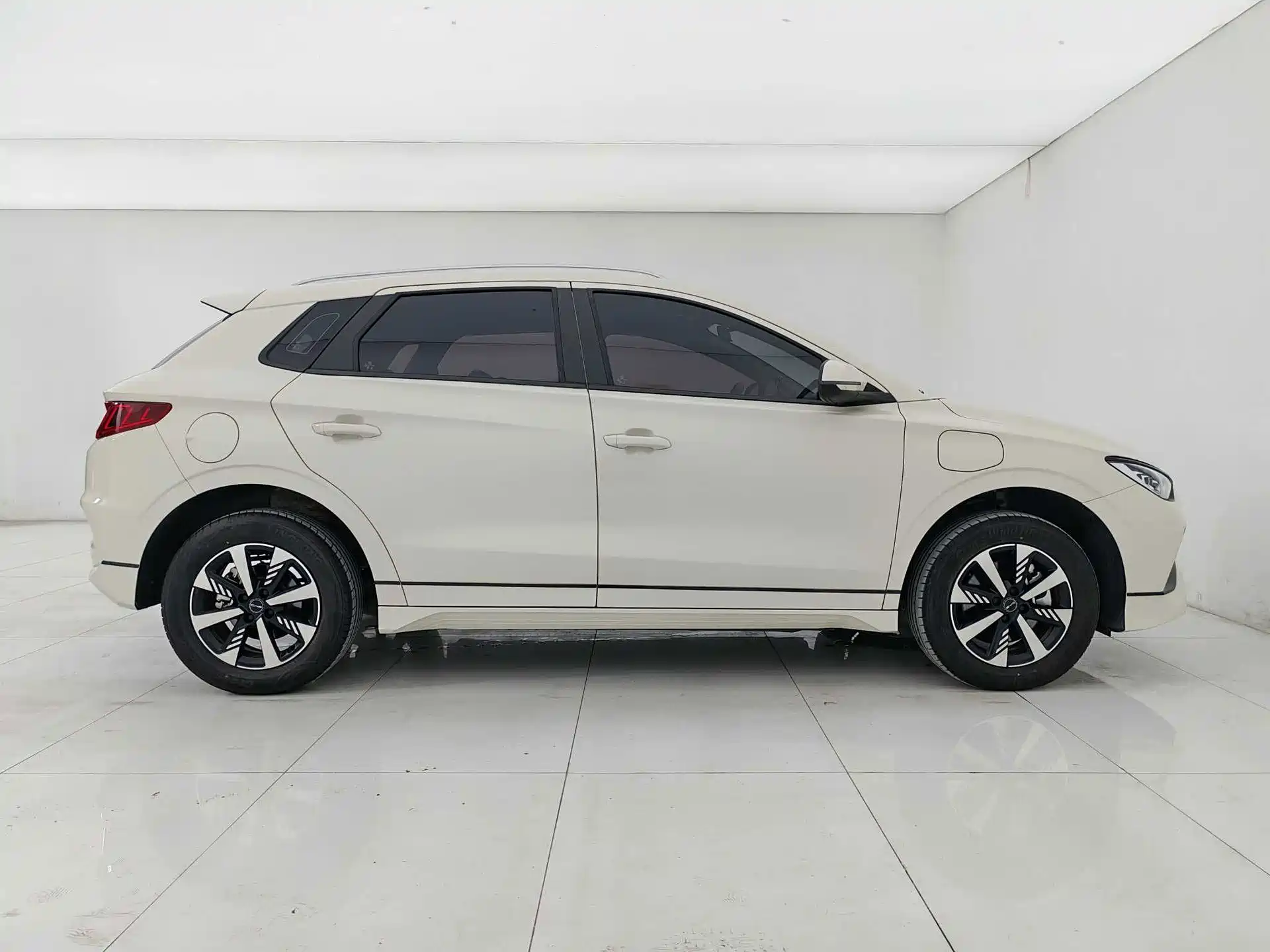 Фото 8 - BYD e2