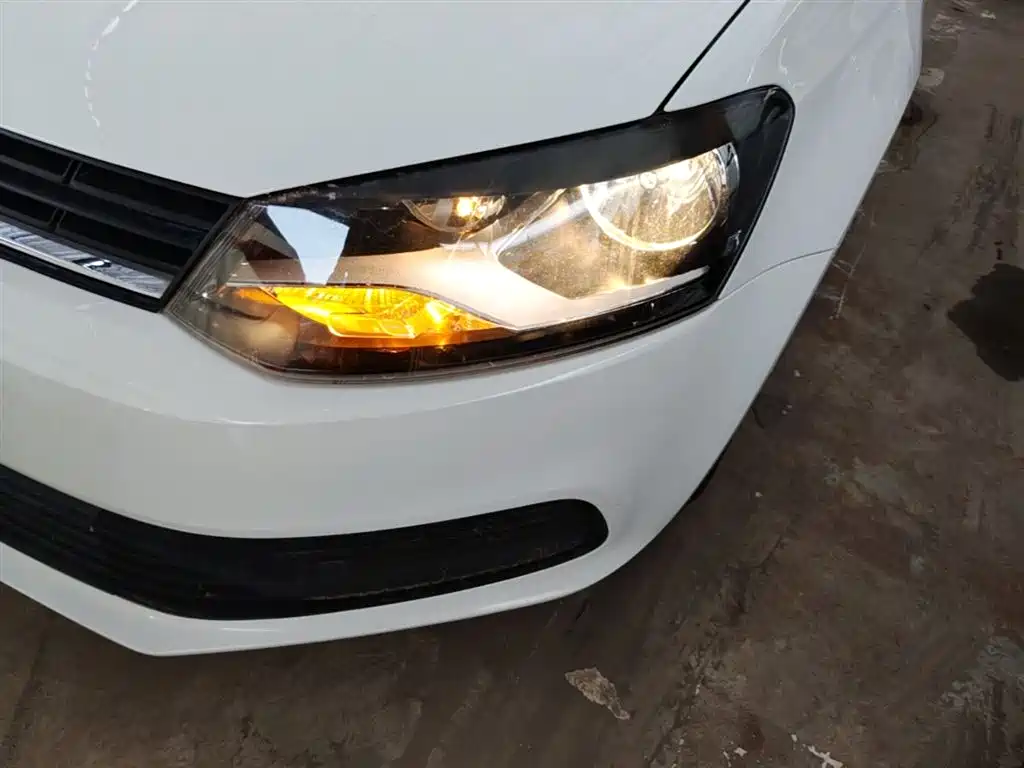 Volkswagen Polo 2016 1.4L Automatic Trend фото 24