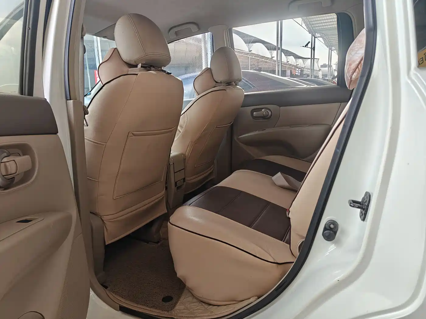 Nissan Livina 2011 2010 Model Joy Edition 1.6L Automatic Super Power Type