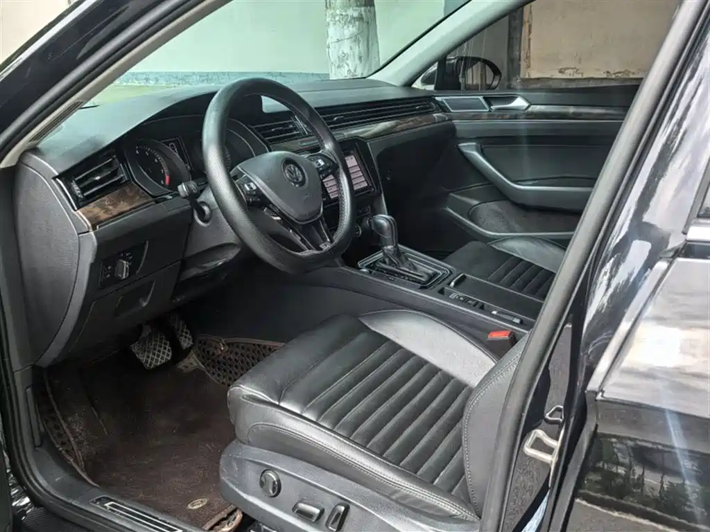 Volkswagen Magotan 2019 330TSI DSG Luxury Class China VI фото 23