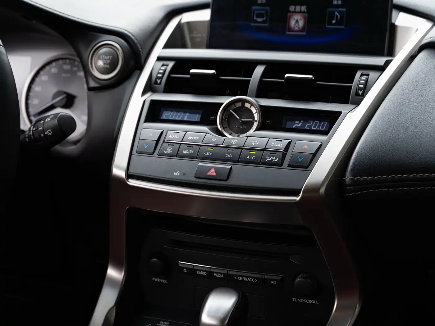 Lexus NX 2015 200t AWD F Sport фото 17
