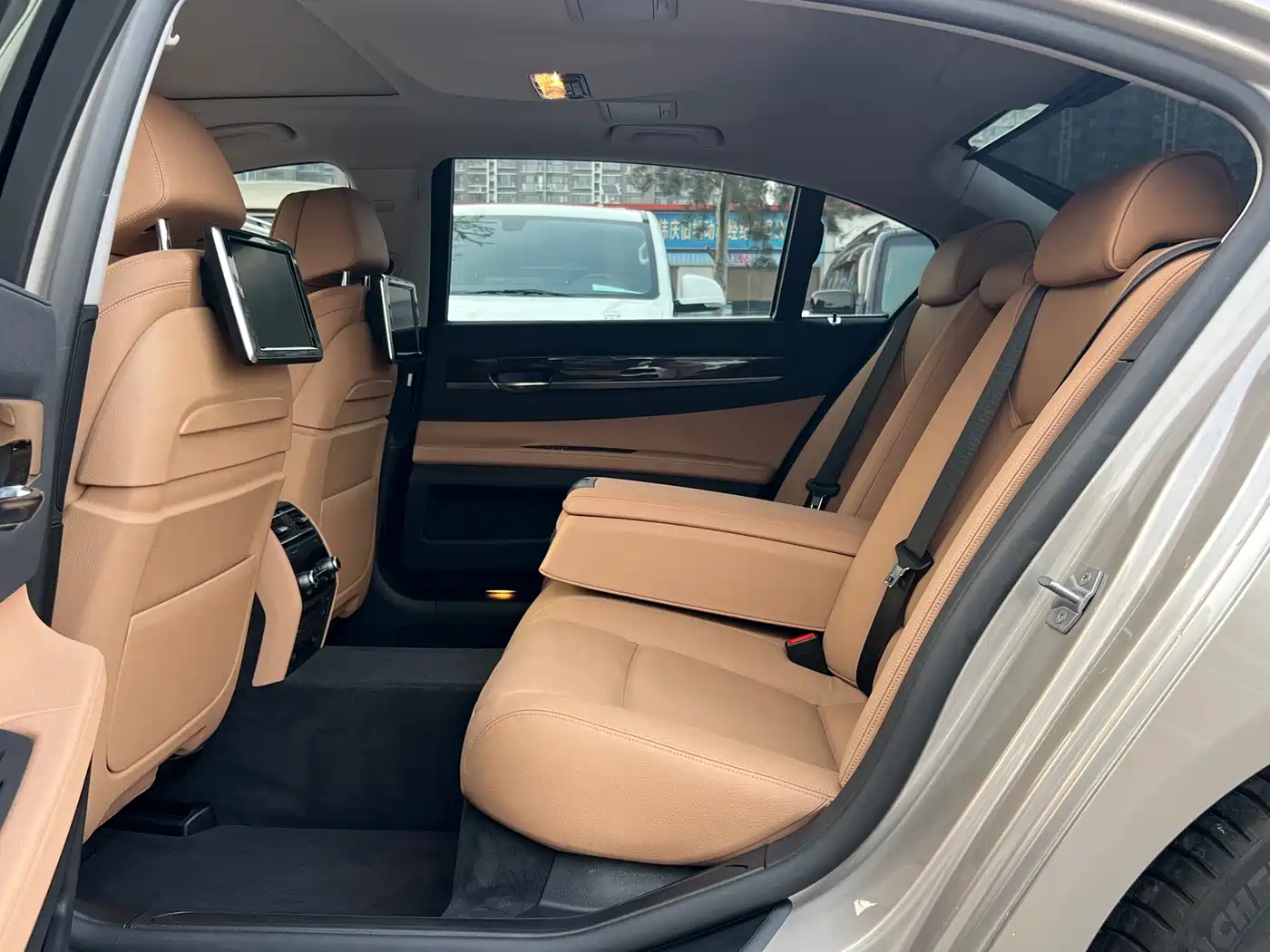 BMW 7 Series 2013 Model 740Li Leading фото 8