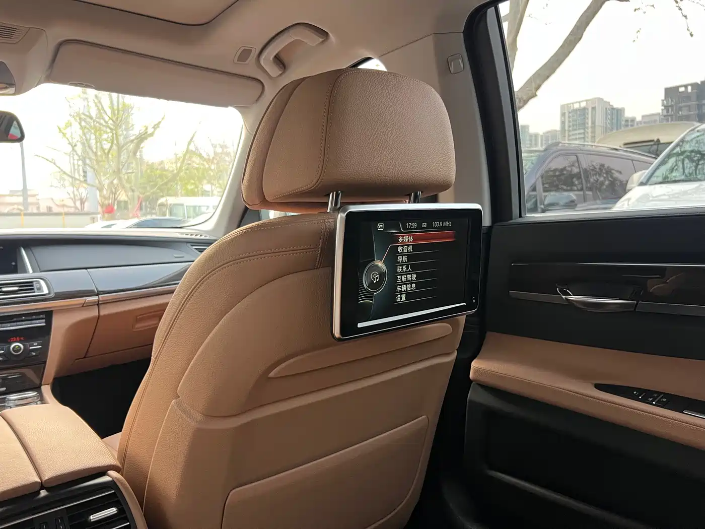 BMW 7 Series 2013 Model 740Li Leading фото 13