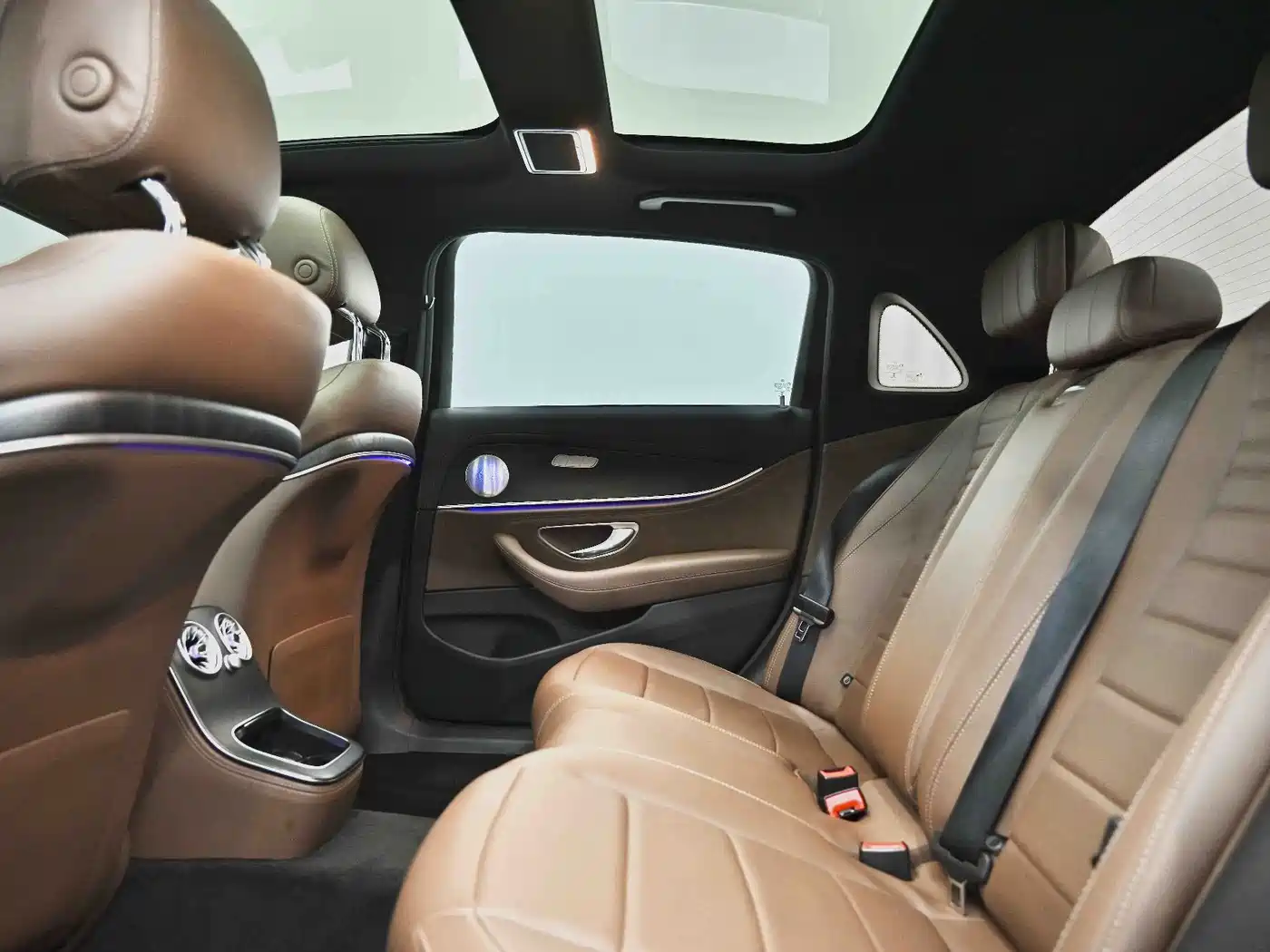 Mercedes-Benz E-Class 2021 E 300 L Sport Fashion фото 38