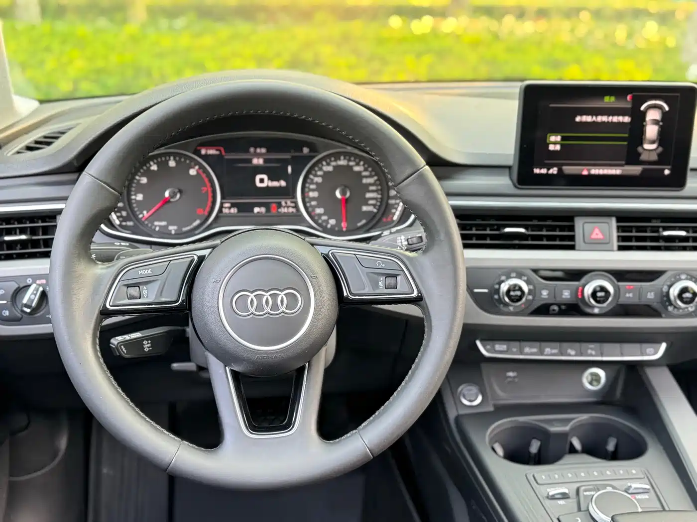 Фото 3 - Audi A4L