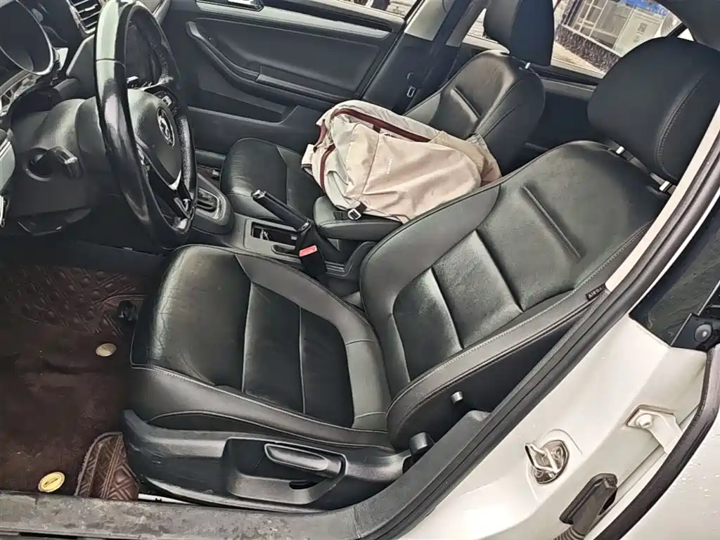 Volkswagen Sagitar 2015 230TSI Automatic Comfort фото 15