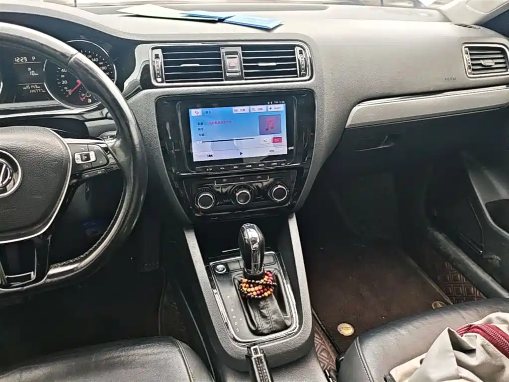 Volkswagen Sagitar 2015 230TSI Automatic Comfort фото 13