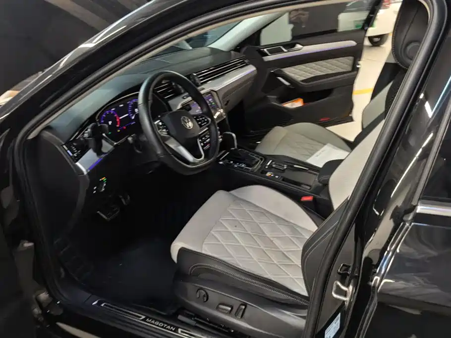 Volkswagen Magotan 2025 Facelift Public Edition 330TSI DSG Luxury фото 9