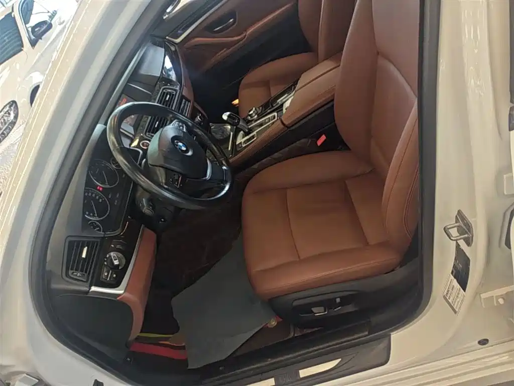 BMW 5 Series 2017 525Li Leading Edition фото 15