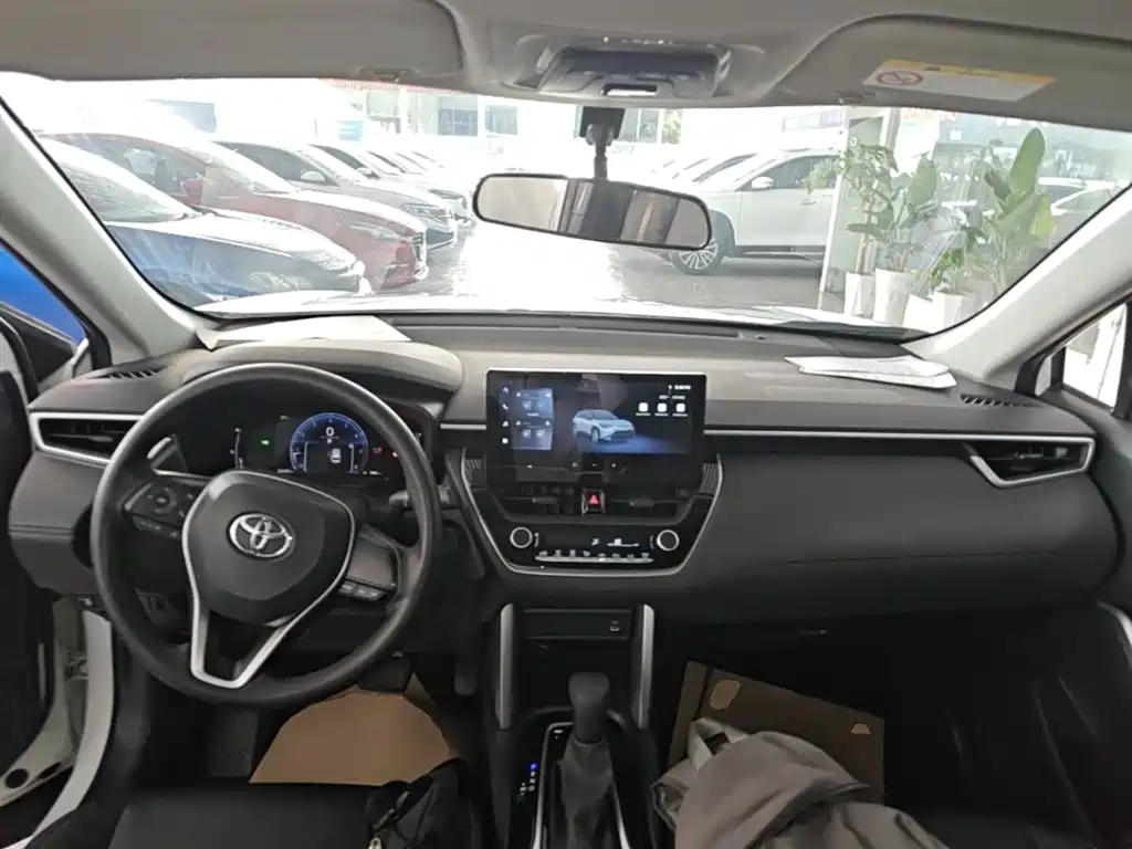 Toyota Frontlander 2023 2.0L CVT Elite Edition фото 10