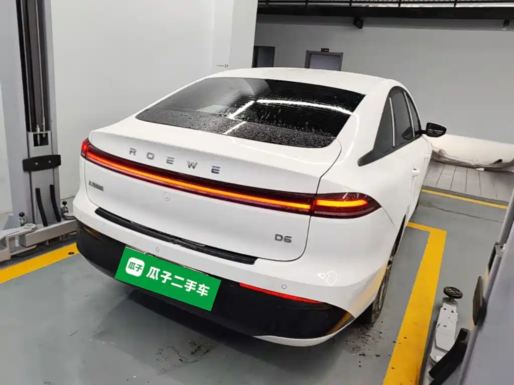 Фото 7 - Roewe D6