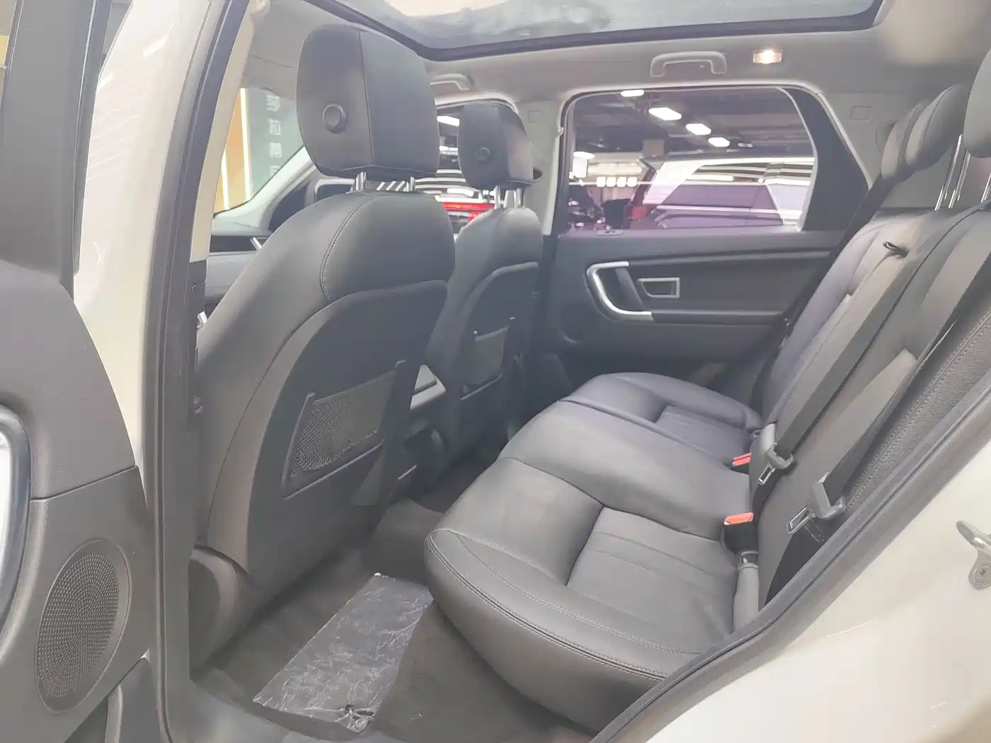 Land Rover Discovery Sport 2018 240PS SE Edition фото 12