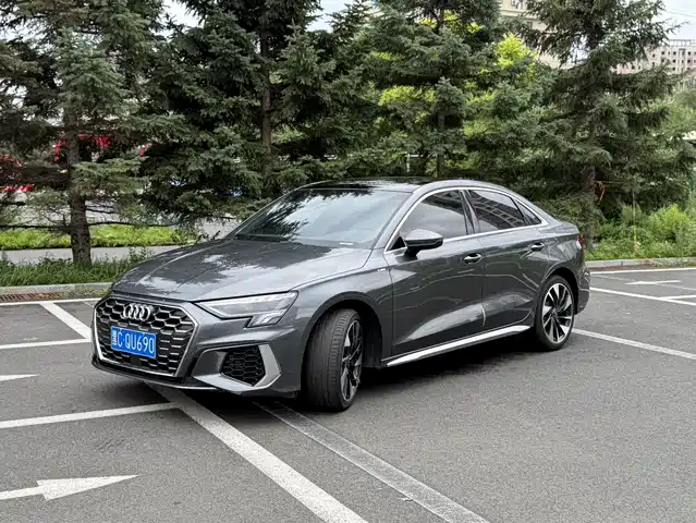 Audi A3 A3L Limousine 35 TFSI, Стиль Спорт