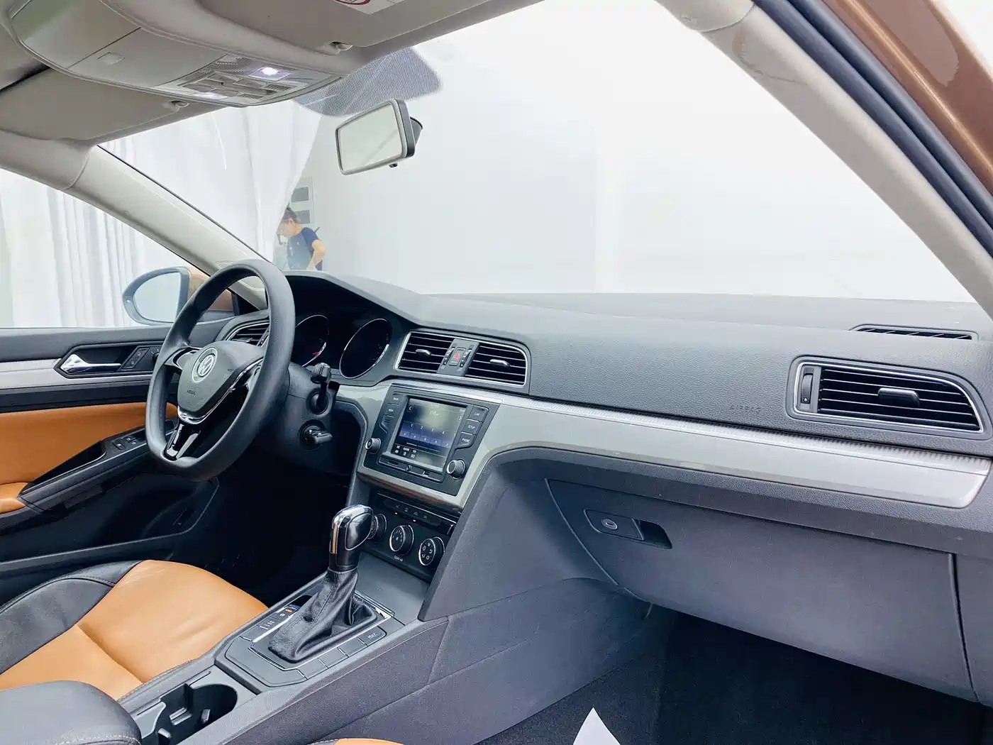 Volkswagen Lamando 2015 230TSI DSG Style фото 14
