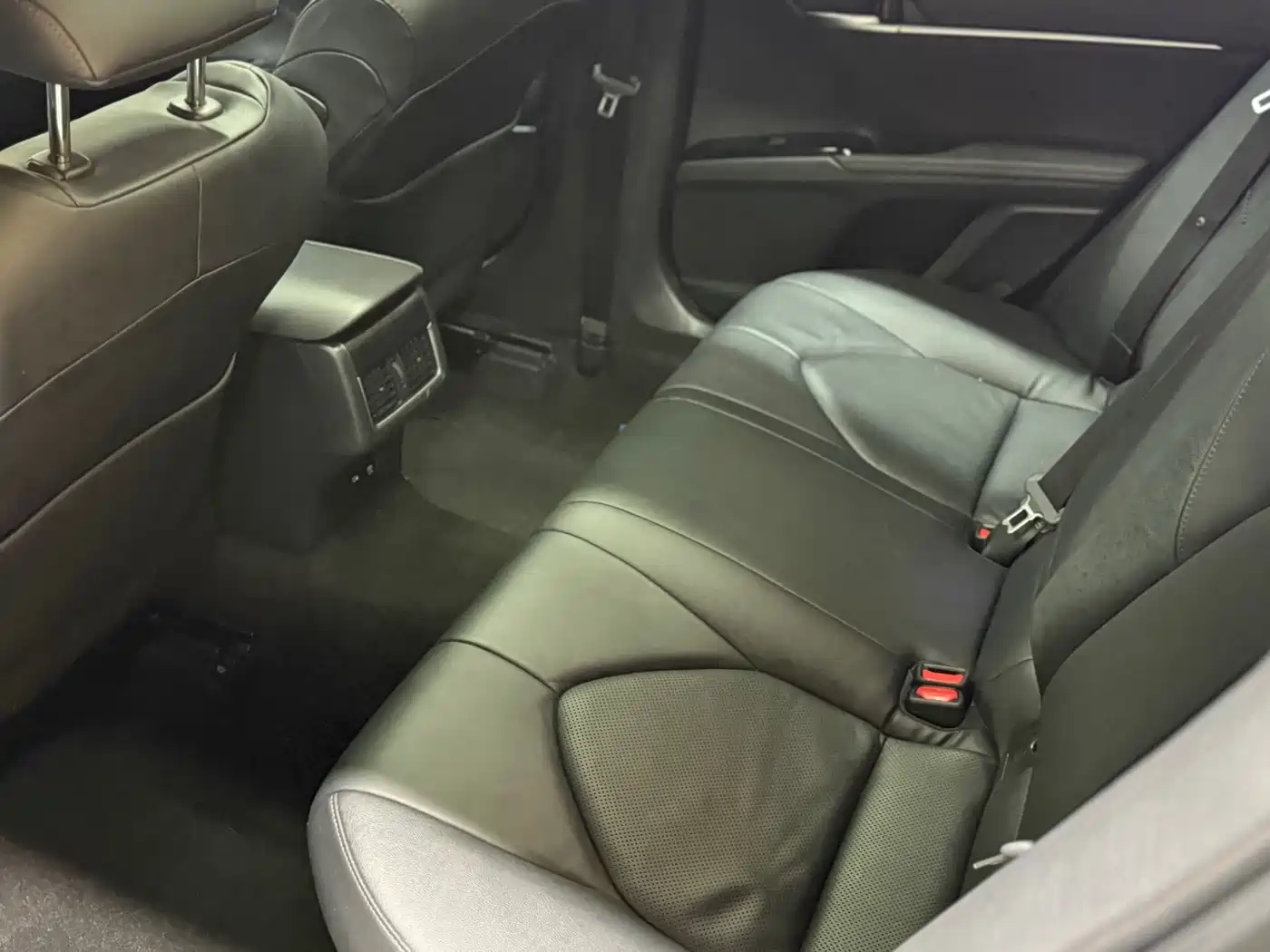 Toyota Camry 2021 Hybrid 2.5HG Luxury Edition фото 10