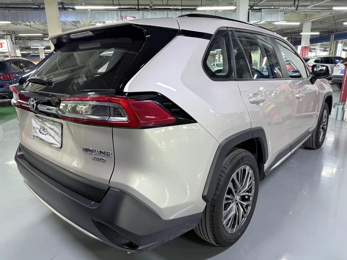 Toyota Wildlander 2023 2.0L CVT AWD Luxury PLUS фото 18