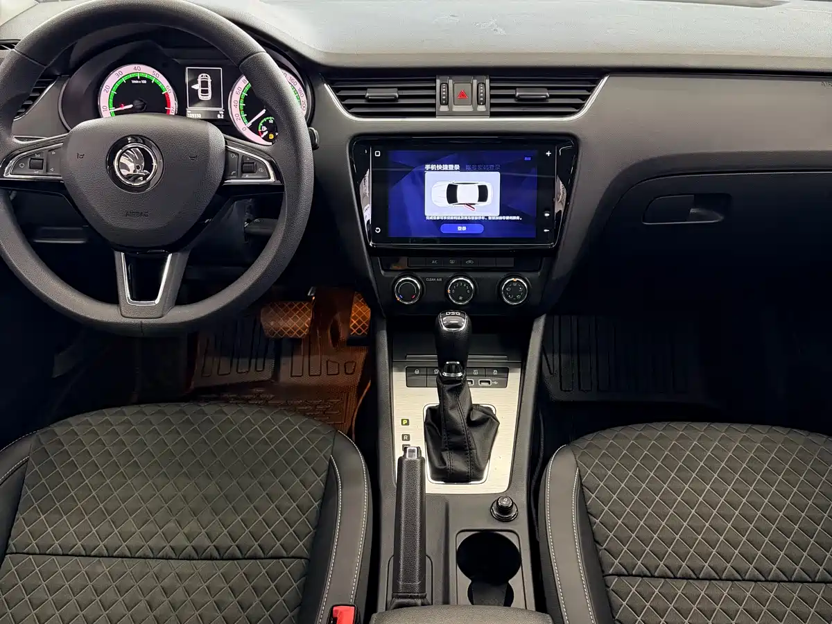 Škoda Octavia 2019 TSI280 DSG Smart Drive Luxury Edition China VI фото 21