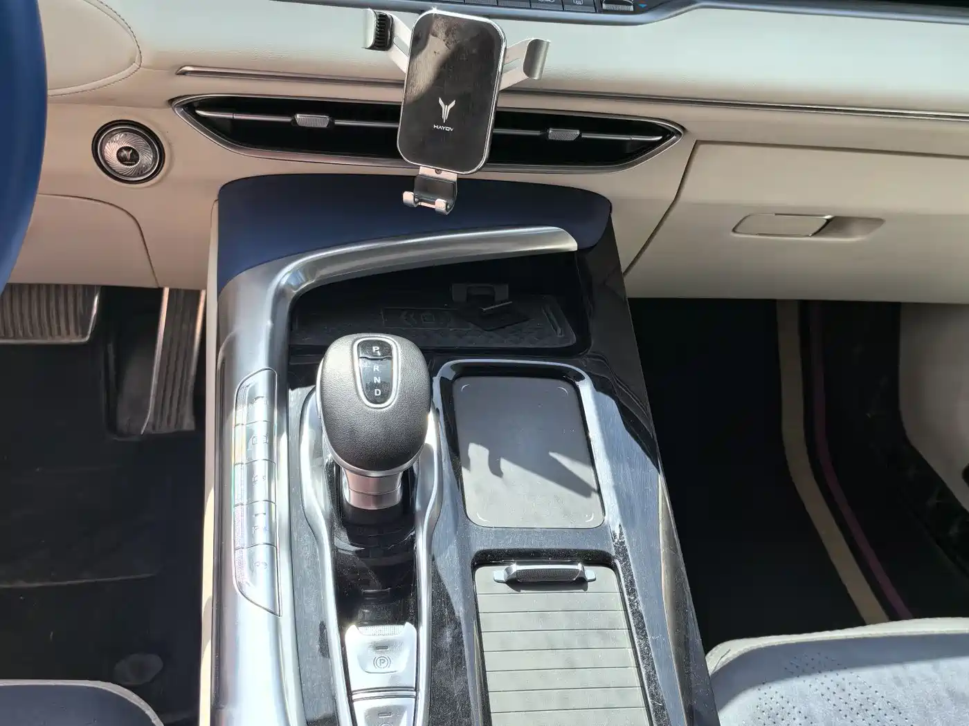 Voyah Auto VOYAH FREE 2021 AWD Standard Range Extender Exclusive Luxury Package фото 11