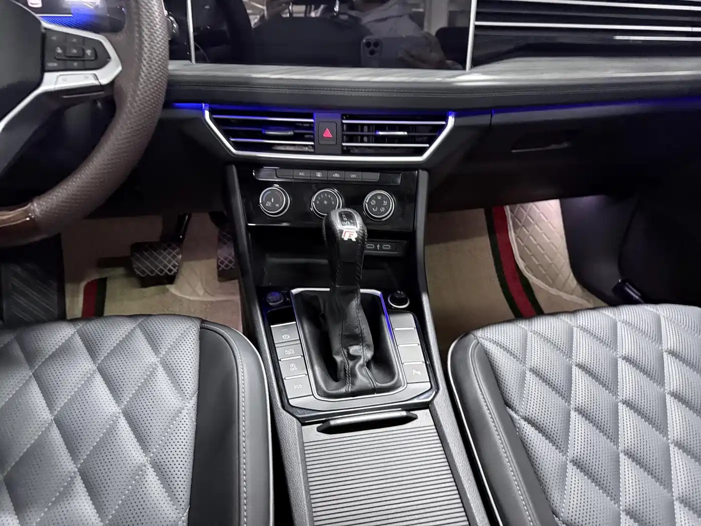Volkswagen Sagitar 2023 300TSI DSG Excellence Edition фото 15