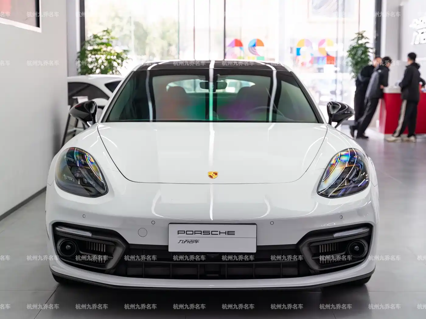 Porsche Panamera 2023 Panamera 4 Executive Long Wheelbase Platinum Edition 2.9T фото 2