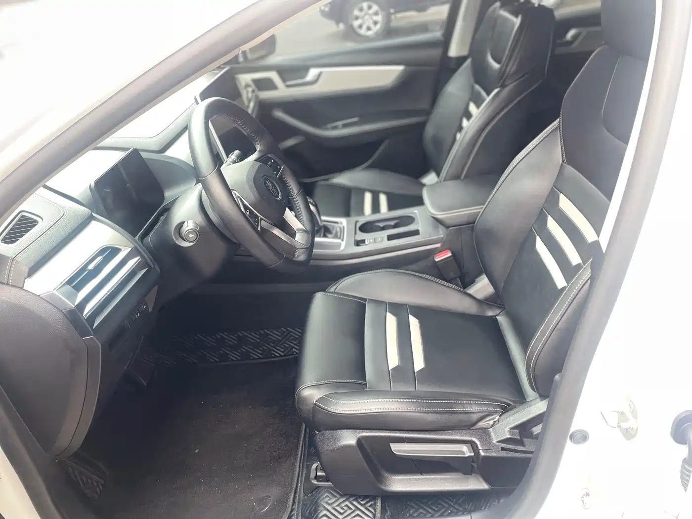 BYD Qin Pro 2018 1.5TI Automatic Smart Connected Dynamic Edition фото 4