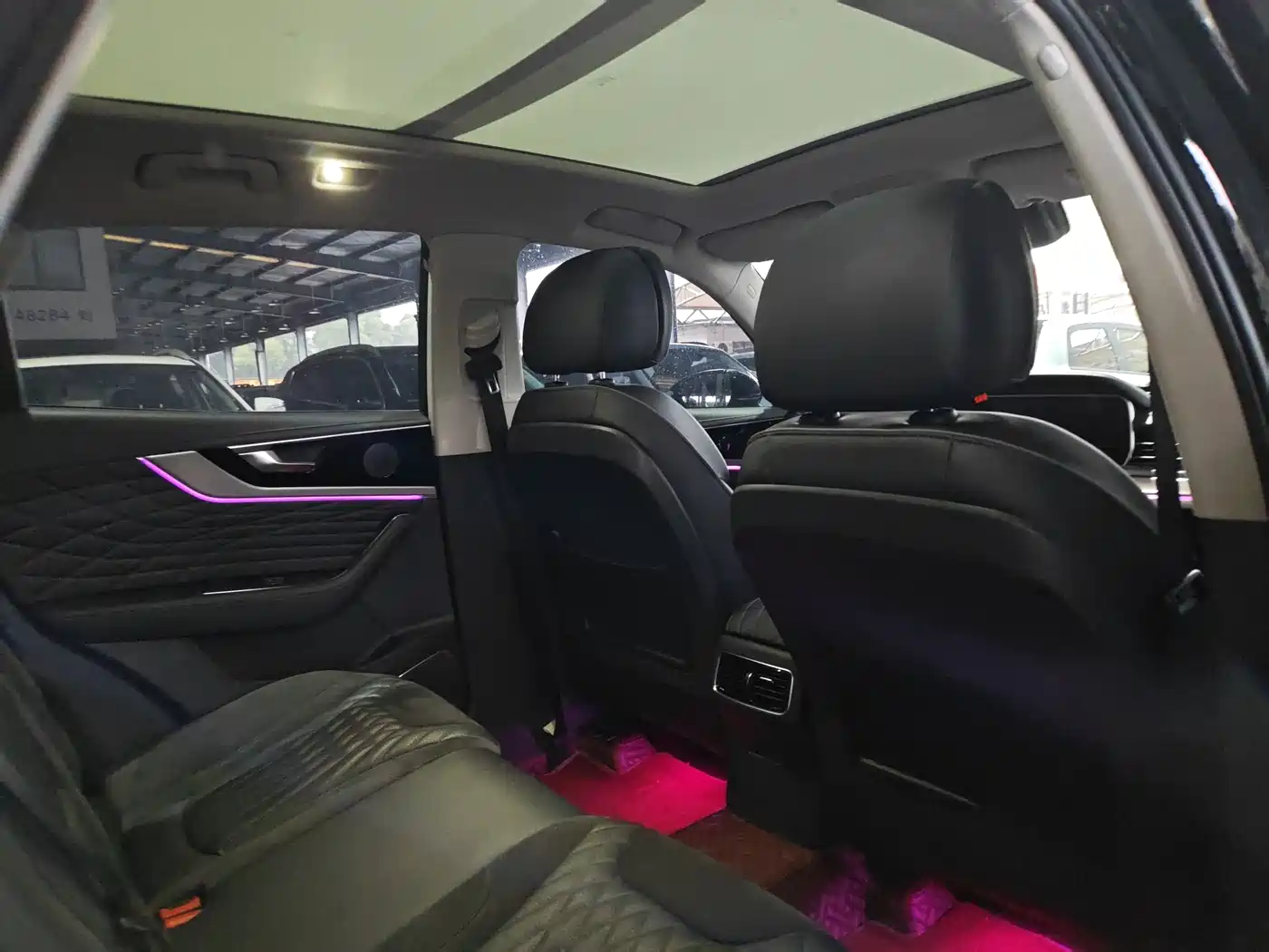 Hongqi HS5 2022 Facelift 2.0T Smart Flag Enjoyment Edition фото 12