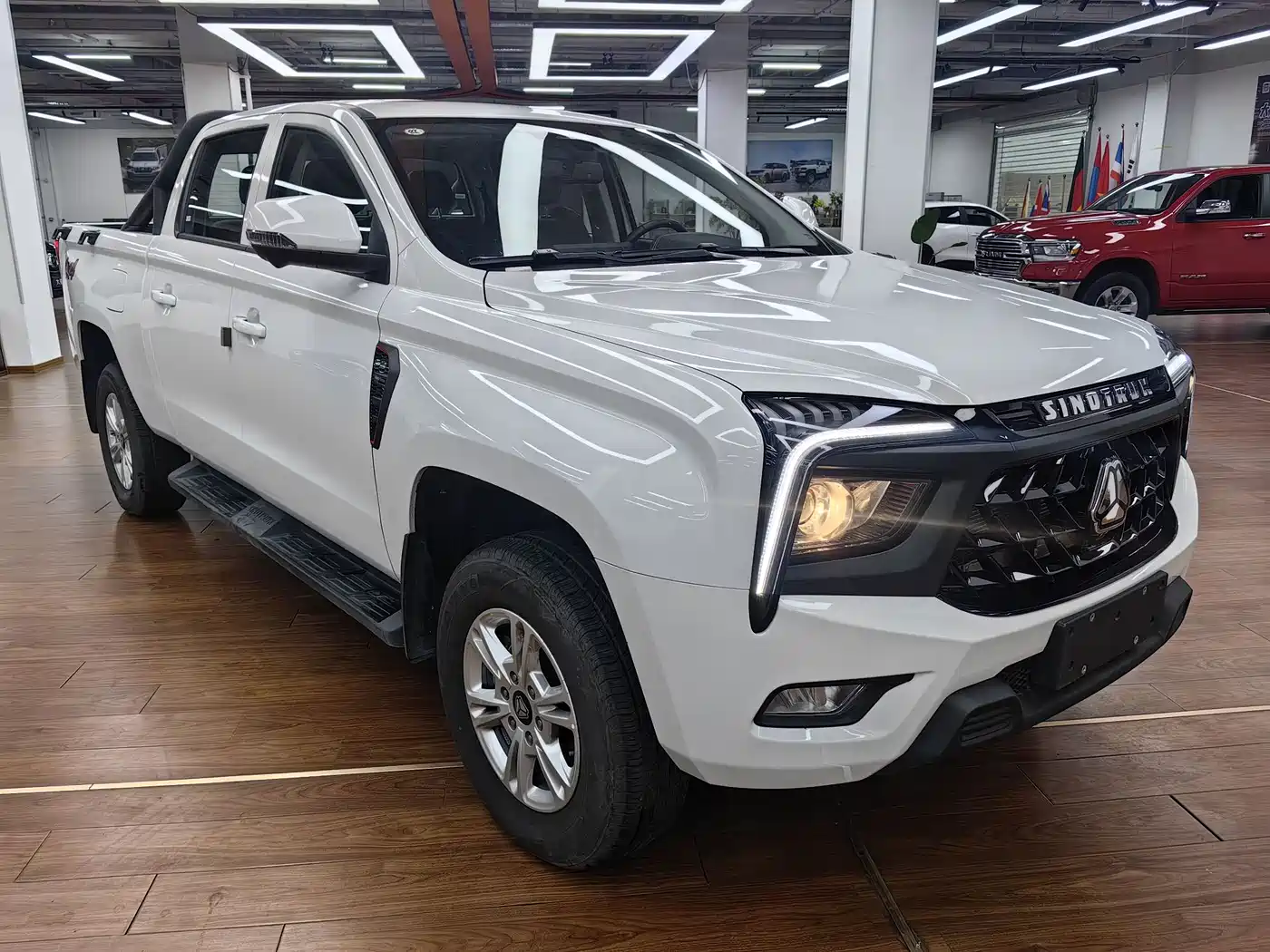 Sinotruk Bosheng 2025 2024 Commercial 2.0T Automatic Diesel 4WD Long Wheelbase Luxury Edition