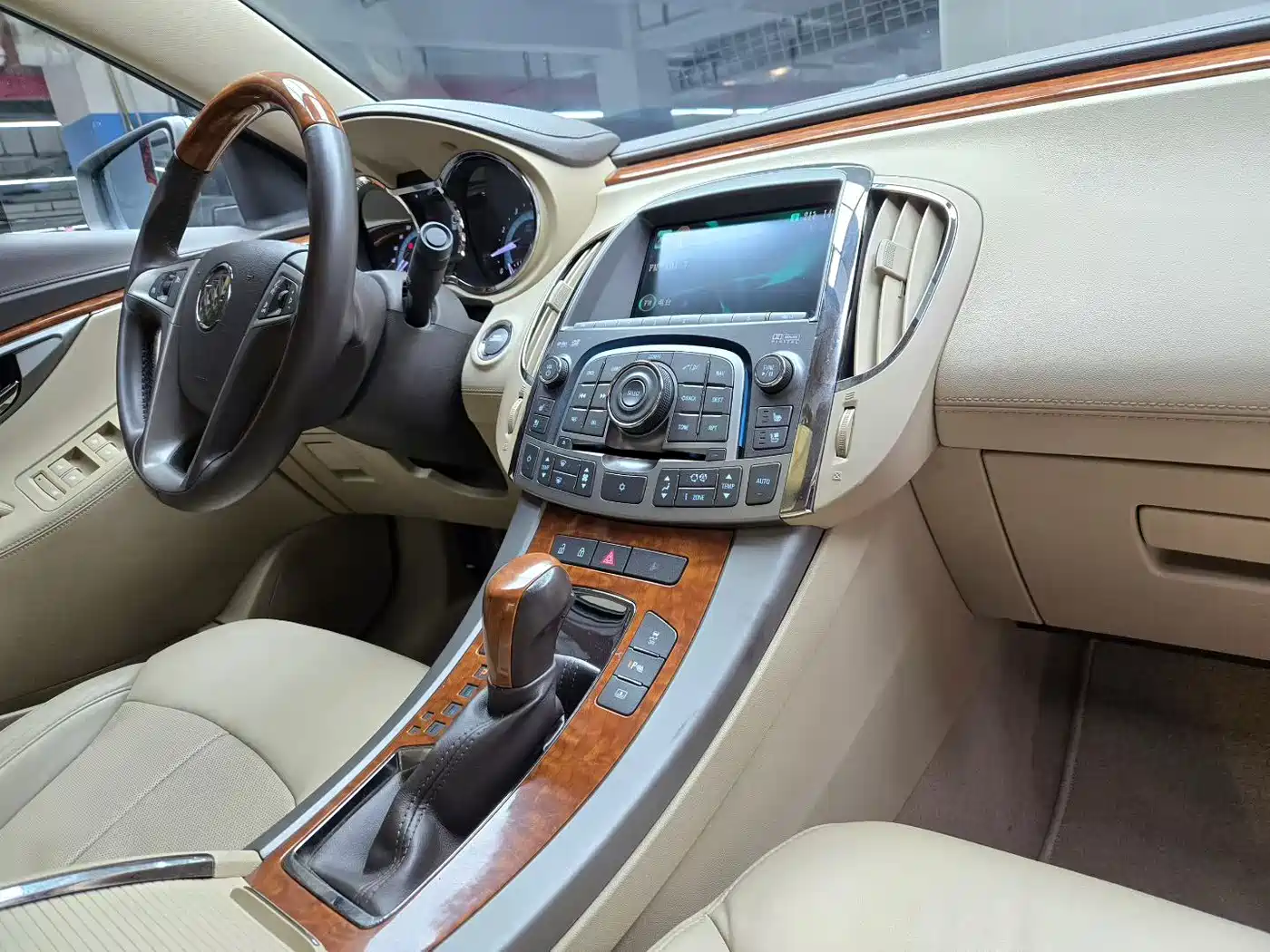 Buick LaCrosse 2012 2.4L SIDI Premium Edition фото 7