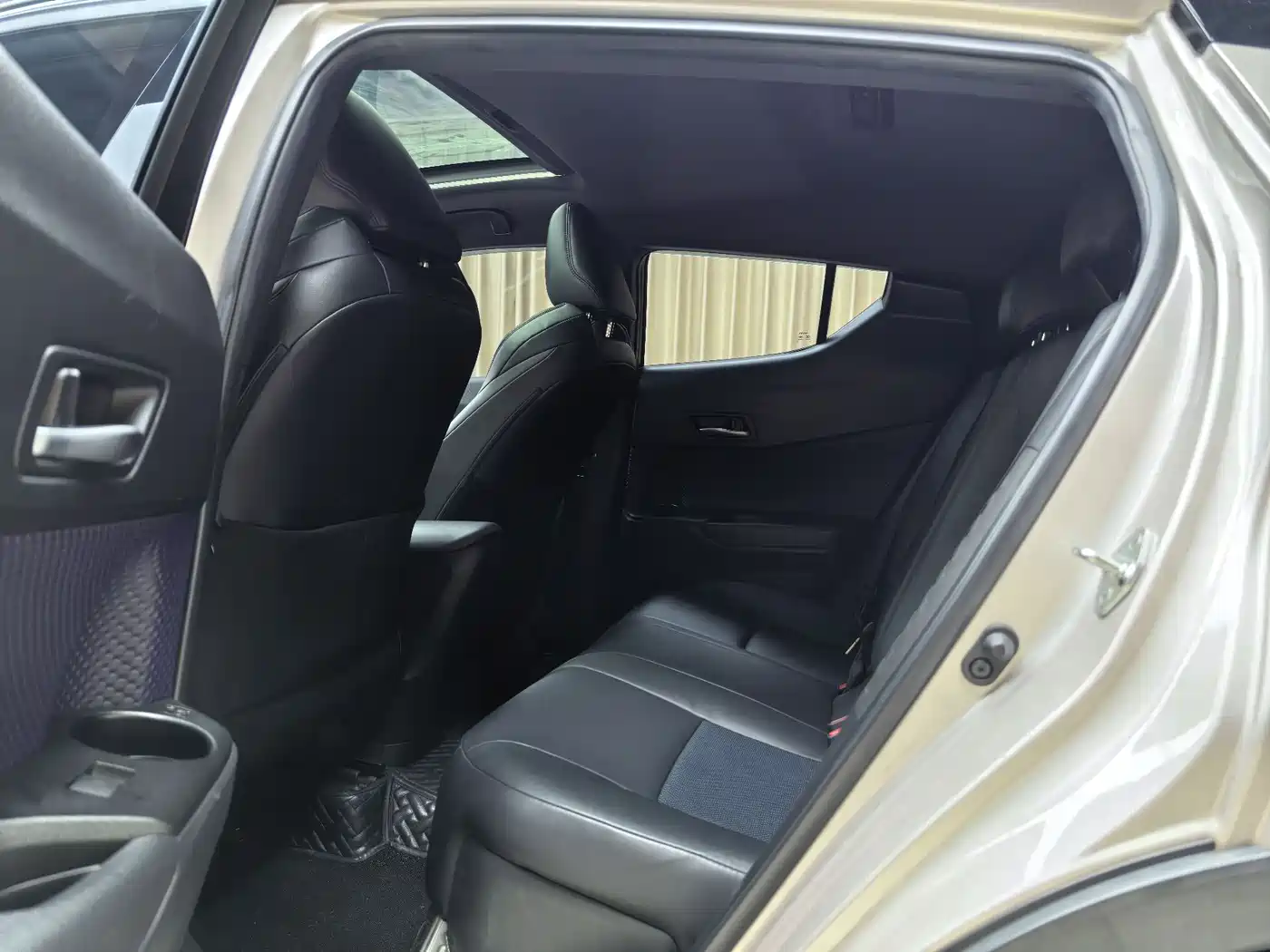 Toyota C-HR 2020 Model 2.0L Comfort фото 20
