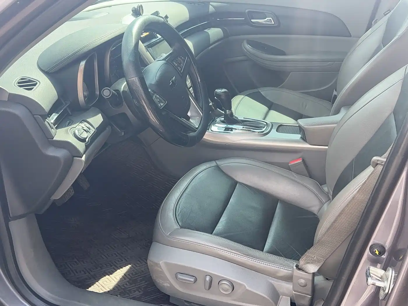 Chevrolet Malibu 2013 2.0L Automatic Luxury Edition фото 9