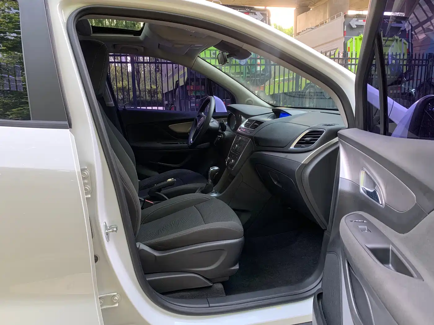 Buick Encore 2014 1.4T Automatic 2WD Urban Elite фото 9
