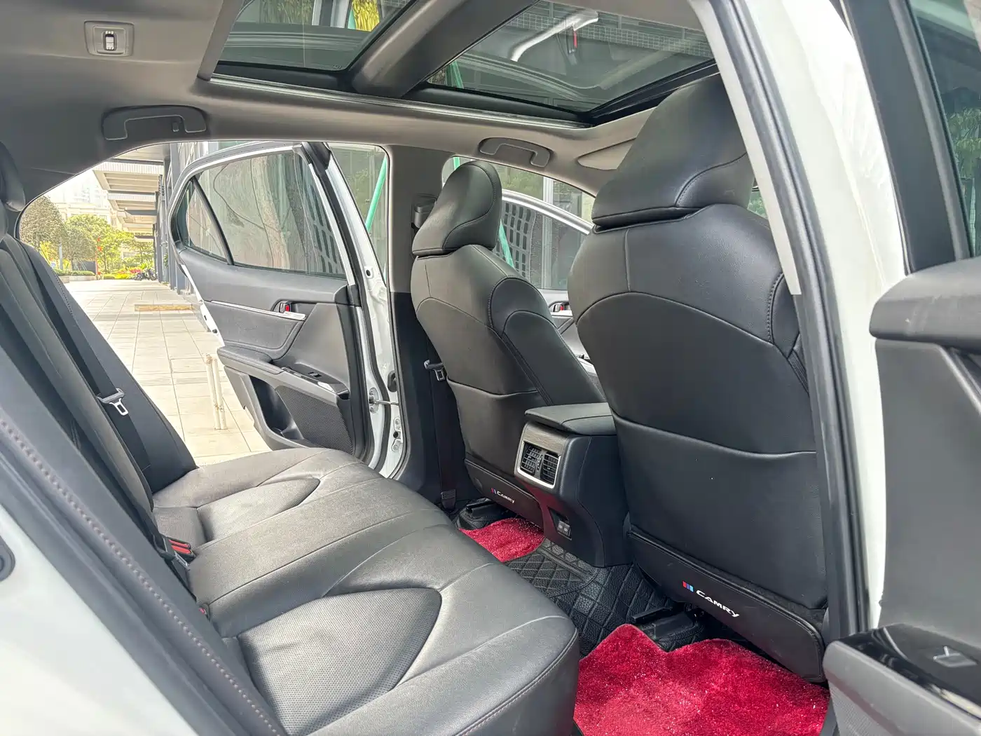 Toyota Camry 2023 2.5G Luxury Edition фото 8