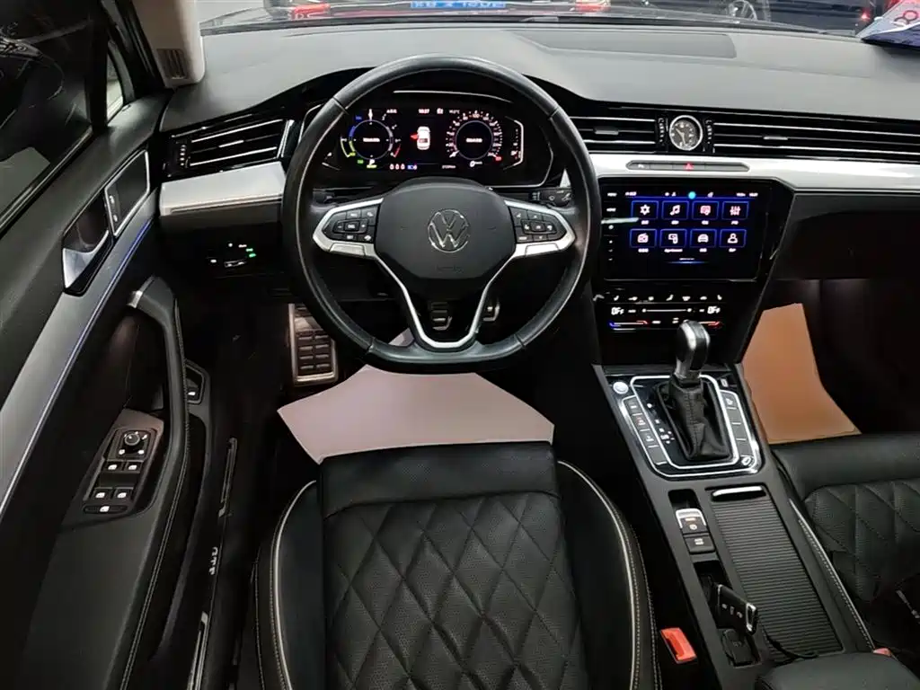 Volkswagen Magotan GTE Plug-in Hybrid 2022 GTE Luxury фото 11