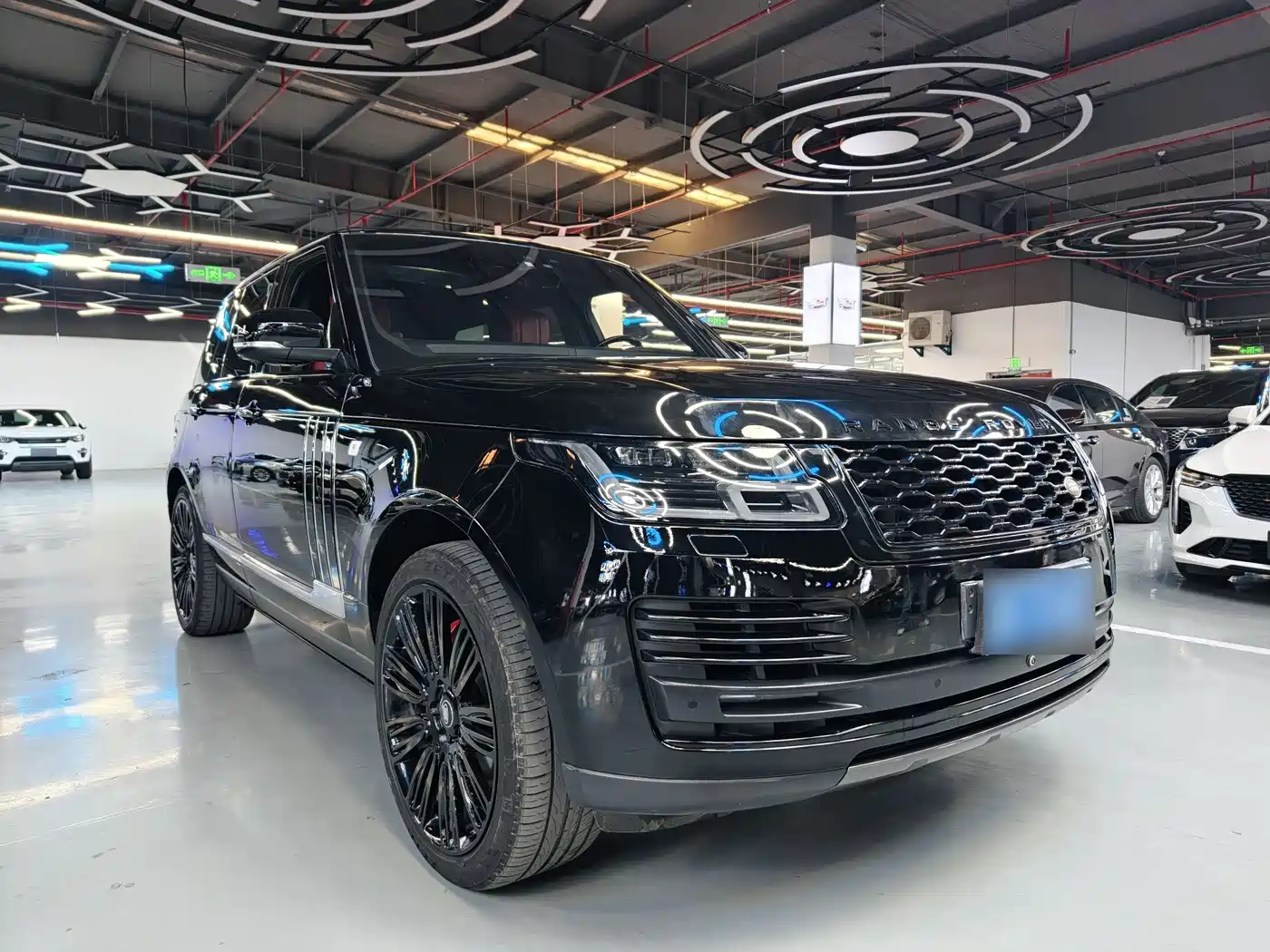 Land Rover Range Rover 2019 3.0 SC V6 Golden Age Edition фото 3
