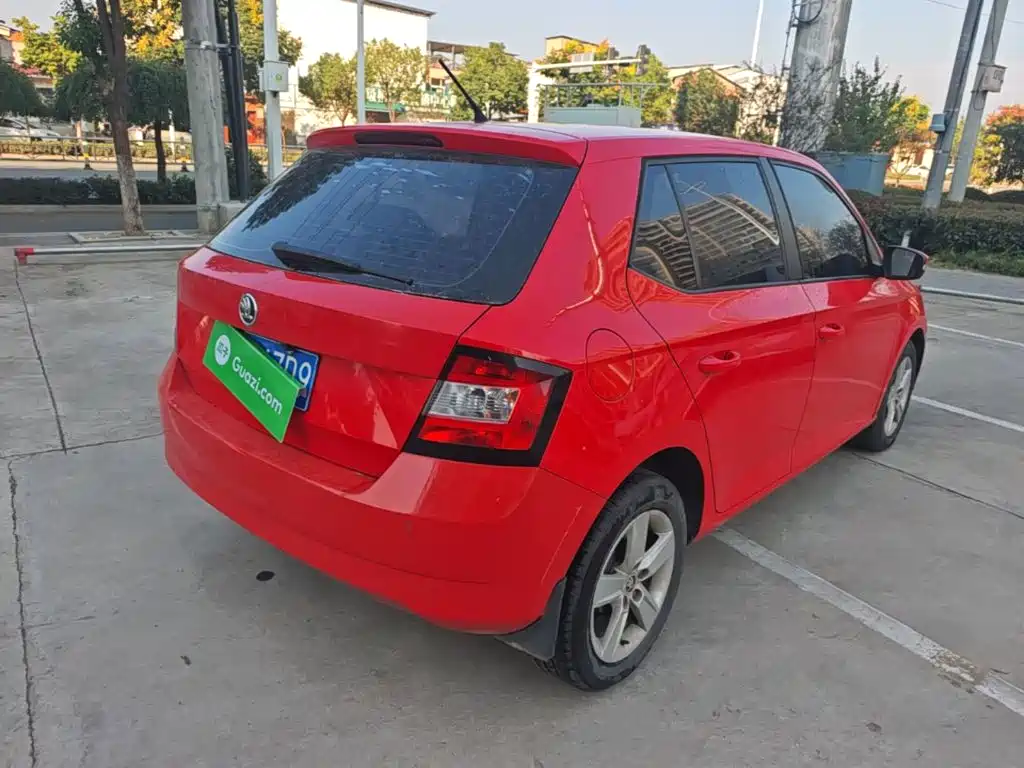 Škoda Fabia 2017 2016 1.4L Automatic Car Enjoy Edition