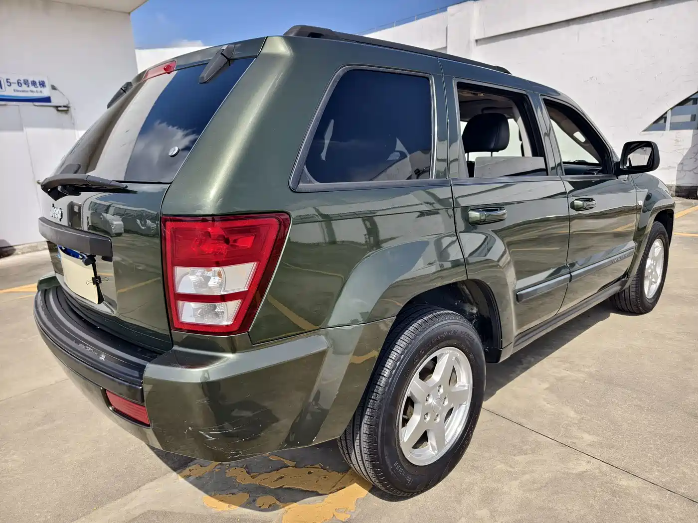 Jeep Grand Cherokee (Import) 2011 2010 3.7L