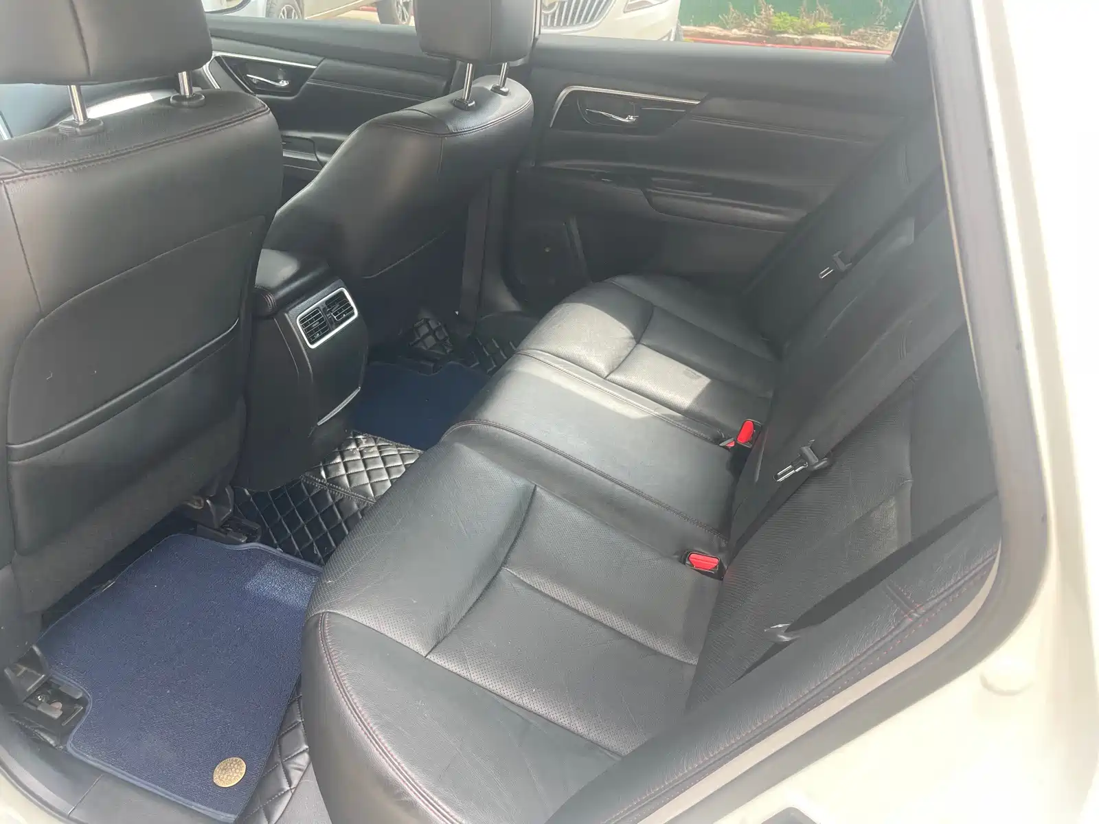 Фото 9 - Nissan Teana