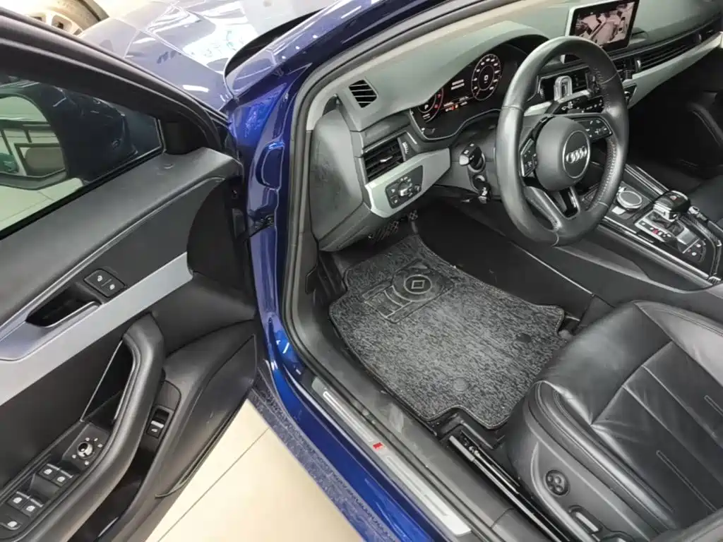 Фото 16 - Audi A4L