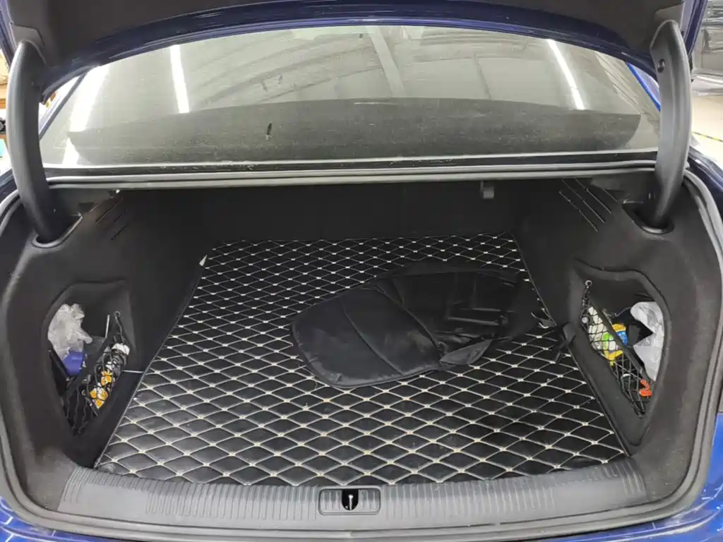 Фото 19 - Audi A4L
